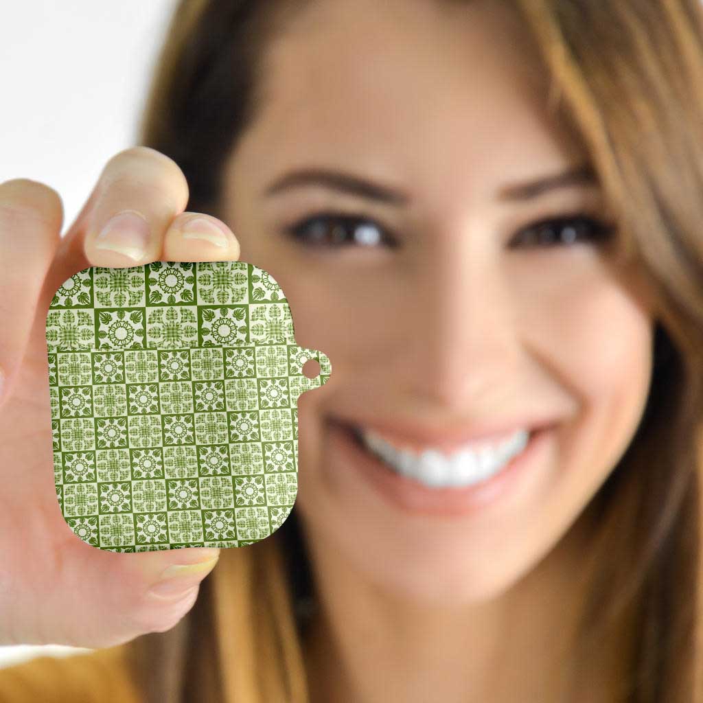 Omaomao Palaka Quilt Hawaii AirPods Case Hawaiian Tropical Monstera Sea Turtle