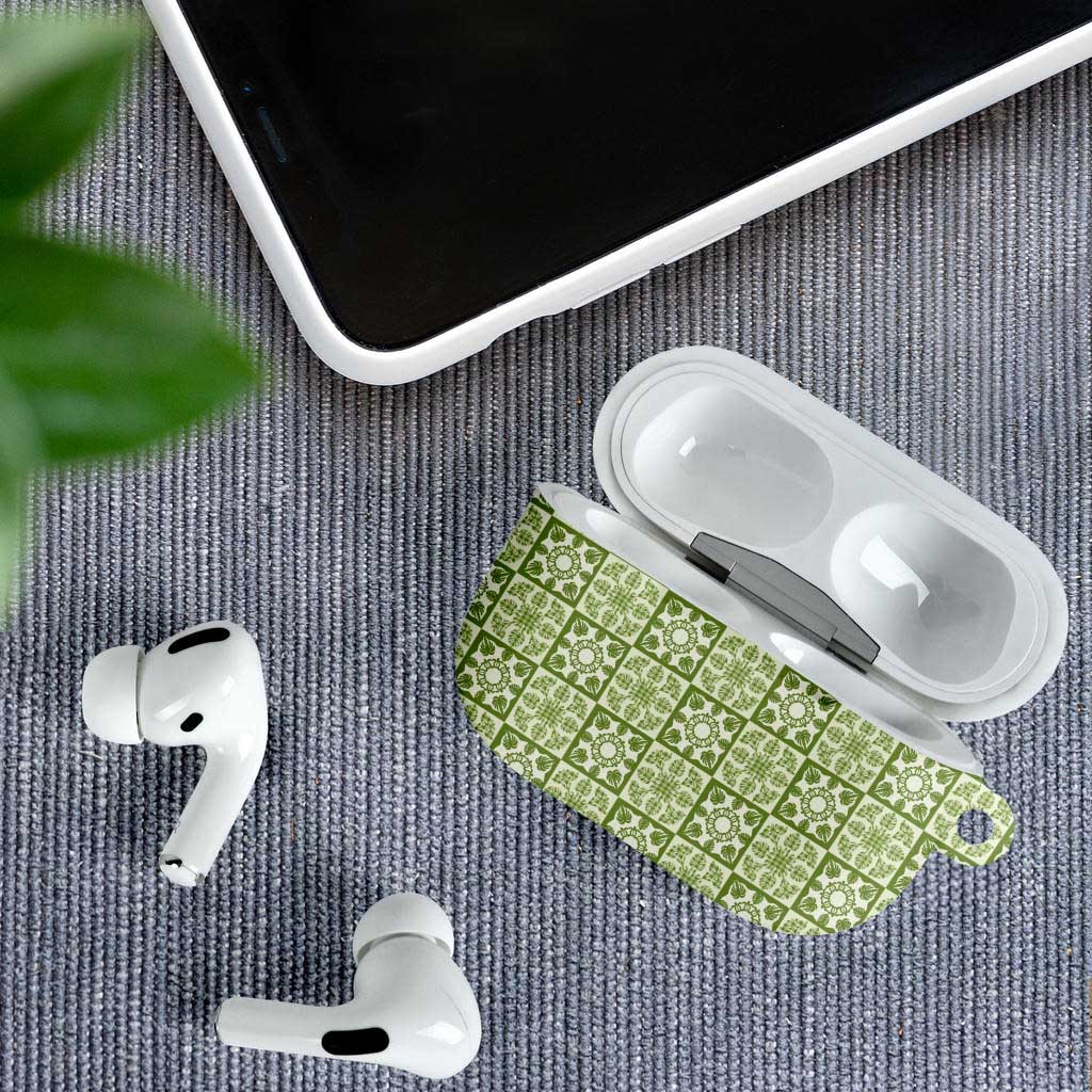 Omaomao Palaka Quilt Hawaii AirPods Case Hawaiian Tropical Monstera Sea Turtle