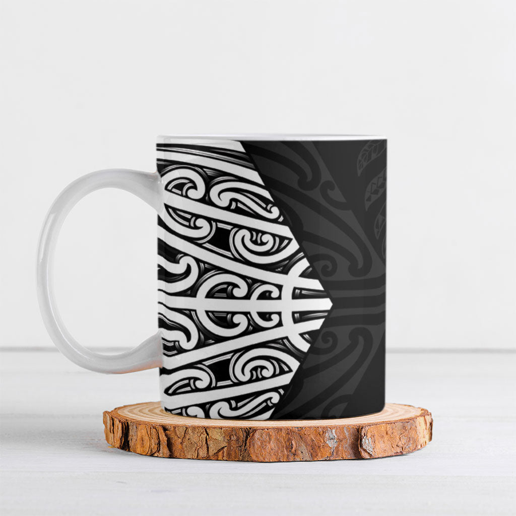Black New Zealand Puhoro Maori Tattoo Ceramic Mug