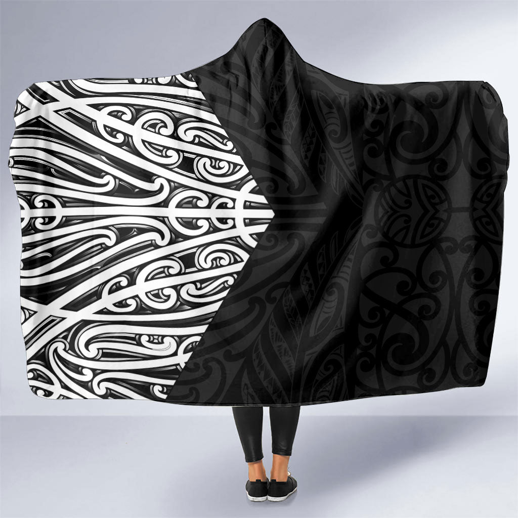 Black New Zealand Puhoro Maori Tattoo Hooded Blanket