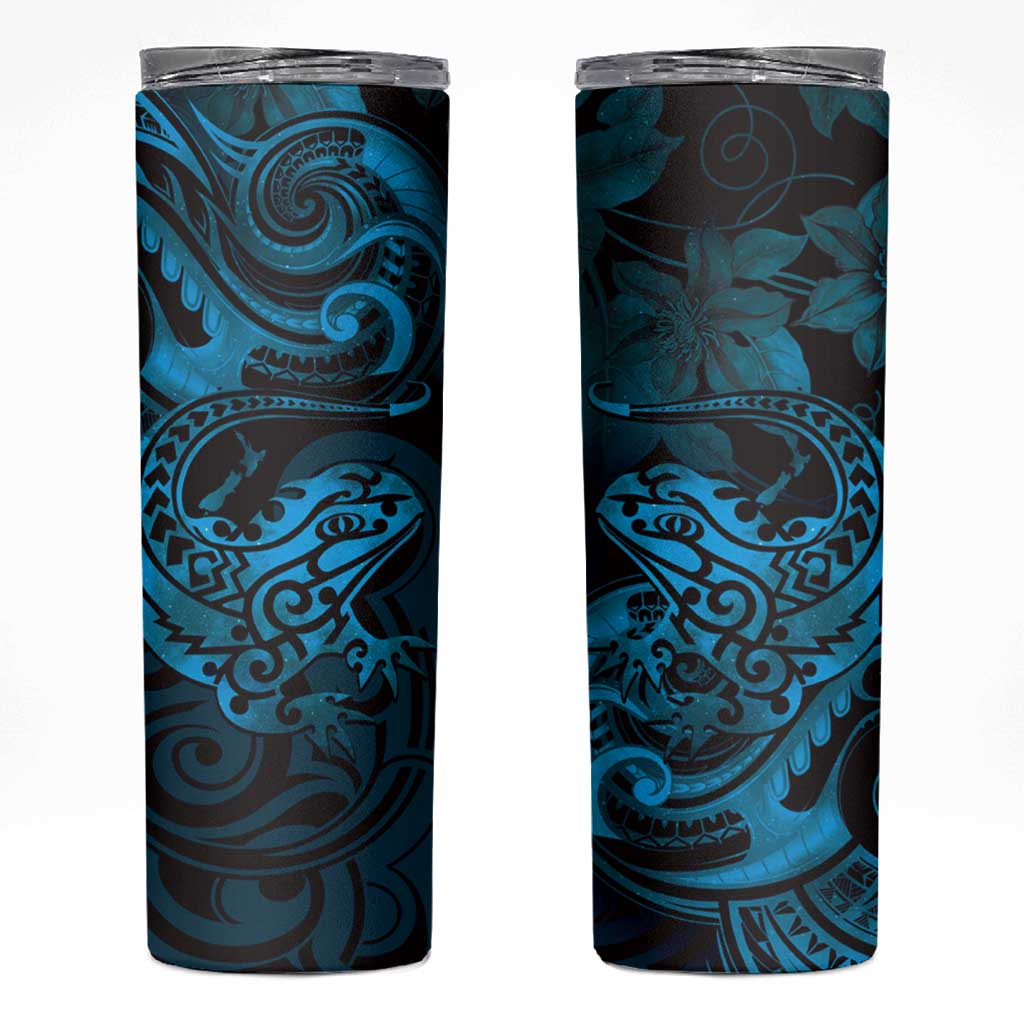 New Zealand Tuatara Skinny Tumbler Aotearoa Maori Clematis Flowers - Blue LT14 Blue - Polynesian Pride