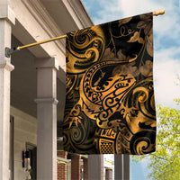 New Zealand Tuatara Garden Flag Aotearoa Maori Clematis Flowers - Gold