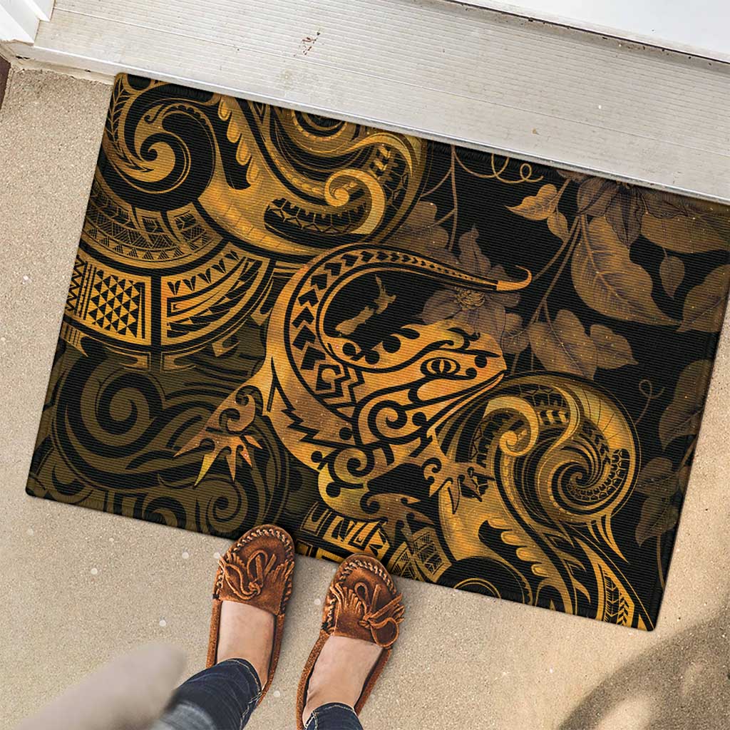 New Zealand Tuatara Rubber Doormat Aotearoa Maori Clematis Flowers - Gold