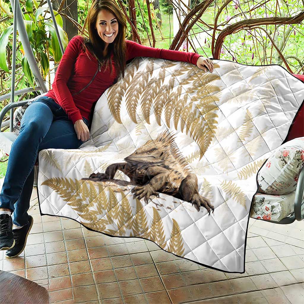 Gold New Zealand Tuatara Quilt Aotearoa Sphenodon Punctatus Silver Fern
