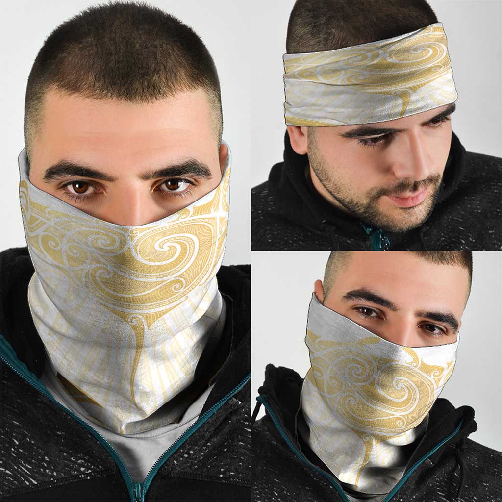 Gold White New Zealand Manta Ray Neck Gaiter Aotearoa Maori Haehae LT14