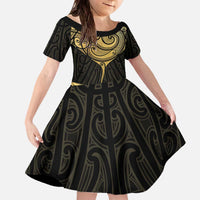 Gold Black New Zealand Manta Ray Family Matching Off The Shoulder Long Sleeve Dress and Hawaiian Shirt Aotearoa Maori Haehae LT14 Daughter's Dress Black - Polynesian Pride