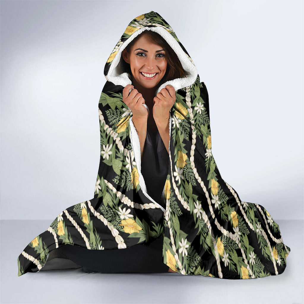 Hawaiian Pikake Maile Lei Hooded Blanket Tiare Hibiscus Kalo Palapalai Leaf Black