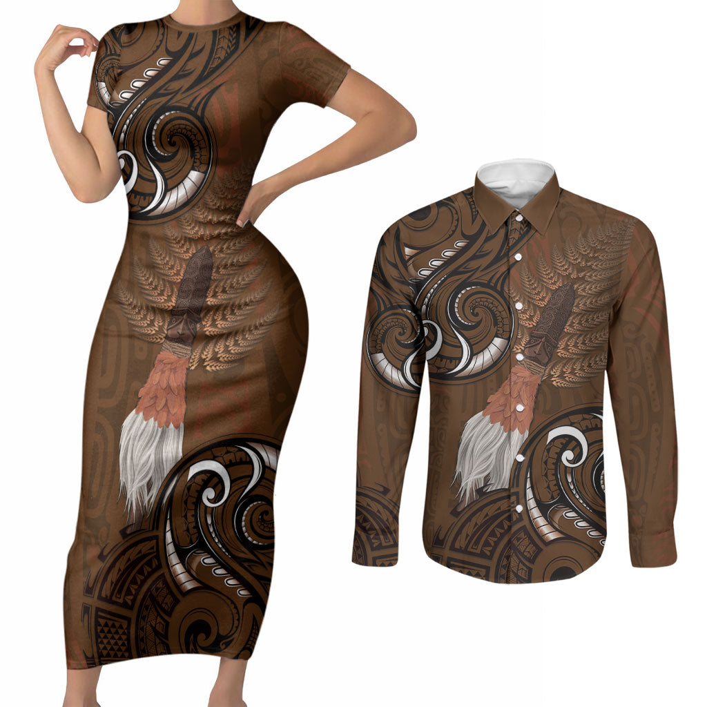 New Zealand Taiaha Couples Matching Short Sleeve Bodycon Dress and Long Sleeve Button Shirt Maori Weapon Silver Fern Maori Pattern LT22 Brown - Polynesian Pride