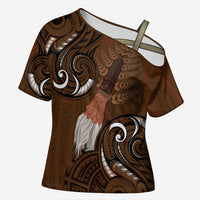 New Zealand Taiaha Cross Shoulder Shirt Maori Weapon Silver Fern Maori Pattern