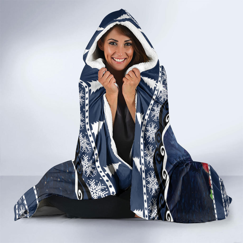 New Zealand Tui Bird Christmas Hooded Blanket Pohutukawa Xmas Tree Meri Kirihimete