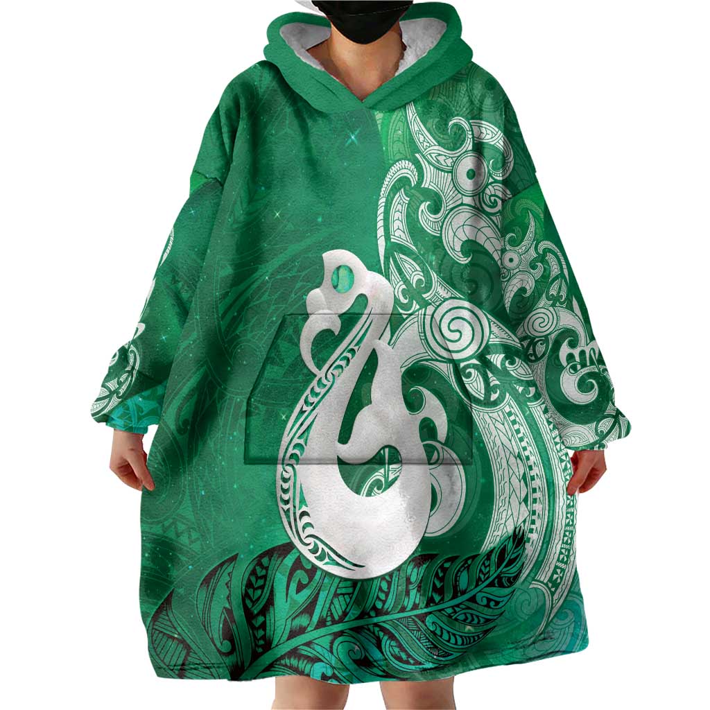 New Zealand Matariki Wearable Blanket Hoodie Maori Manaia Galaxy Silver Fern Green Color LT22 - Polynesian Pride
