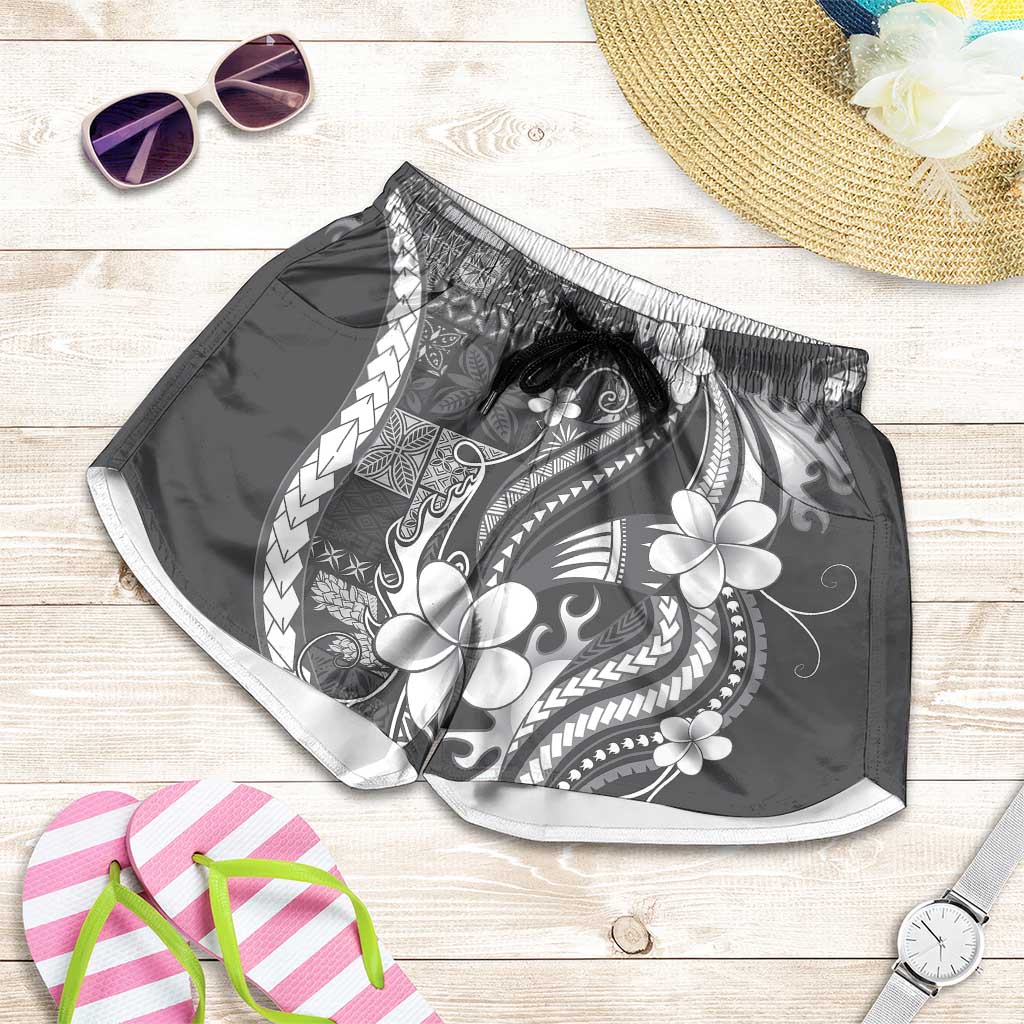 Samoa Siapo Tribal Pattern Shorts for Women Light Gray Polynesian Plumeria Tapa Motif