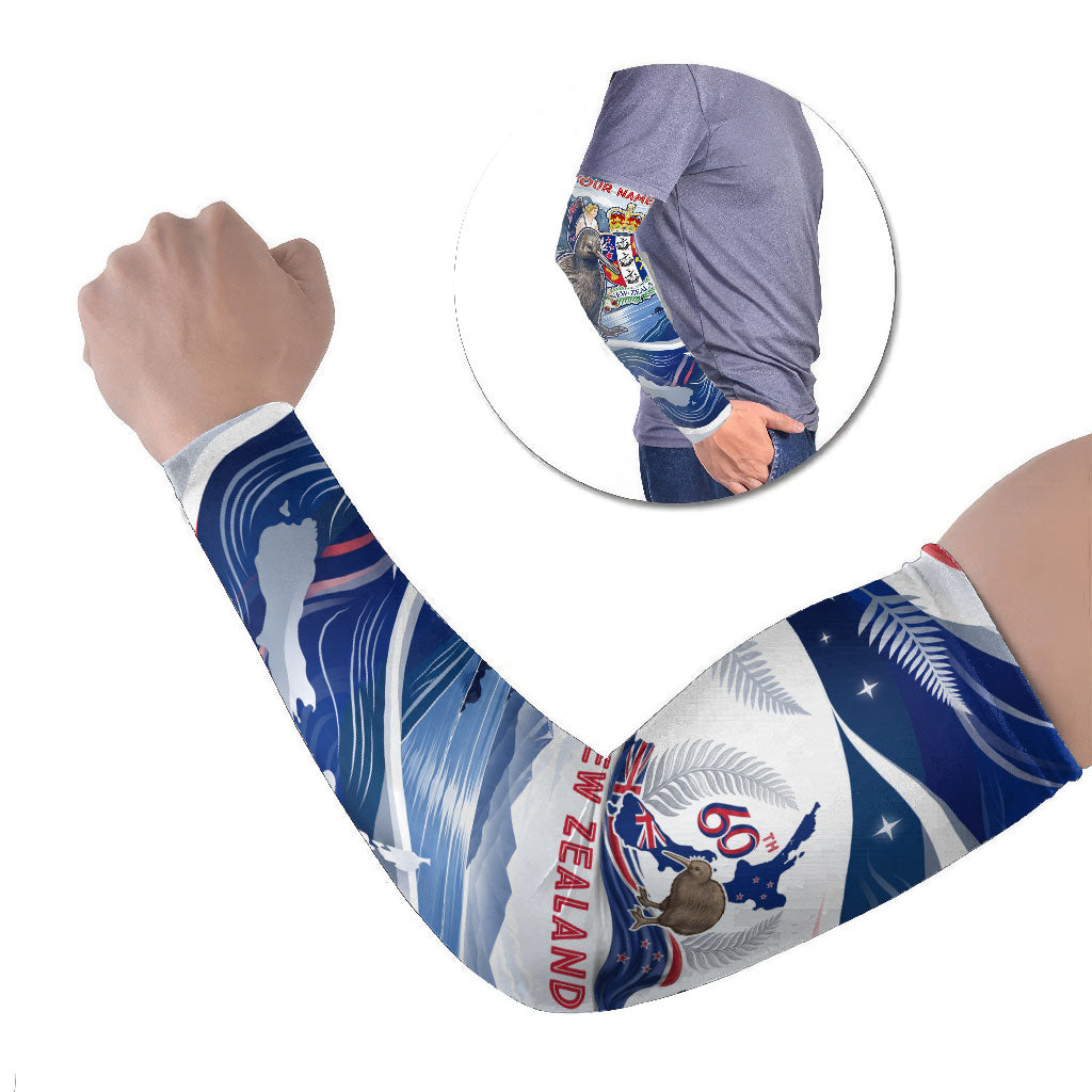 Personalized New Zealand 60th Birthday Arm Sleeves Silver Fern Kiwi Bird Coat Of Arms Flag Graphic Art TS04 Set of 2 Blue White - Polynesian Pride