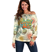 NZ Slang Sweet As Kiwi Shaka Sign Off Shoulder Sweater New Zealand Surfboards Sun and Tropical Beach Retro TS04 Women Beige - Polynesian Pride