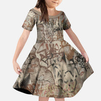 Choice Bro Graffiti Handshake Kid Short Sleeve Dress New Zealand Slang Fern Brick Wall and Urban Street Art TS04 KID Multicolor - Polynesian Pride