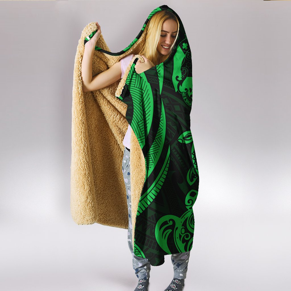 Tonga Hooded Blanket - Green Tentacle Turtle - Polynesian Pride