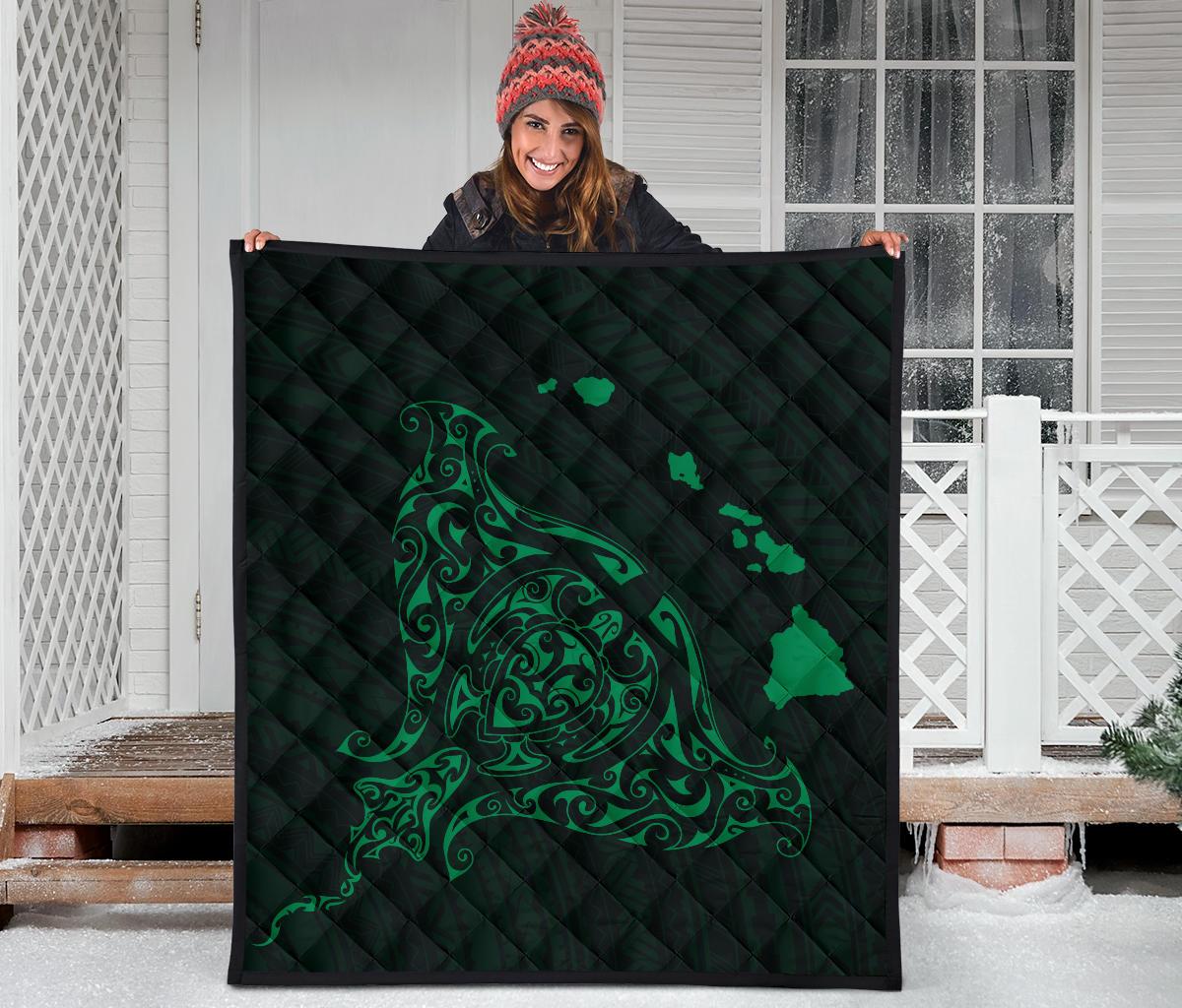 Rays Hawaii Map Polynesian Premium Quilt - Green - Polynesian Pride