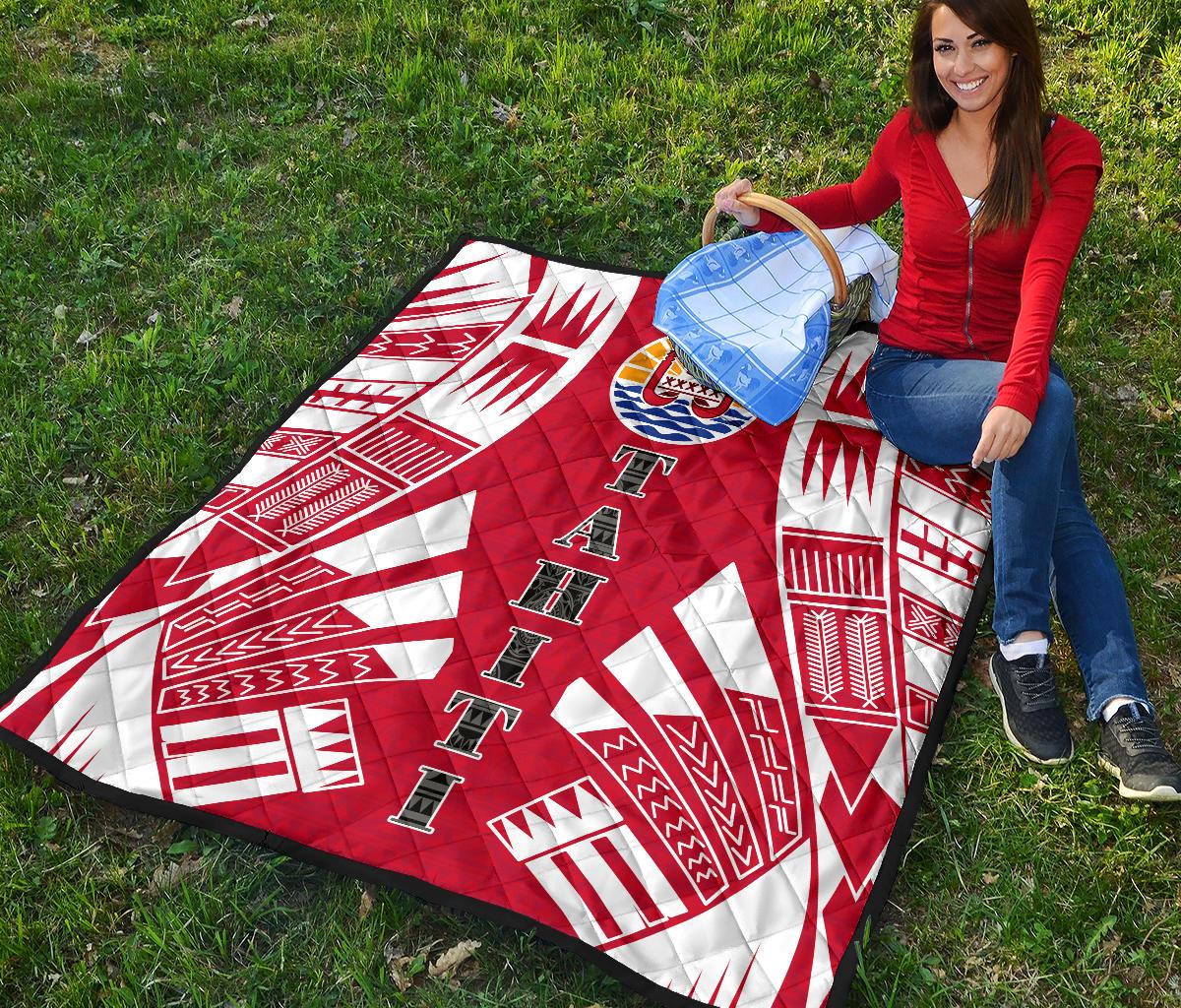 Tahiti Premium Quilt - Tahiti Flag Polynesian White Tattoo (Red) - Polynesian Pride