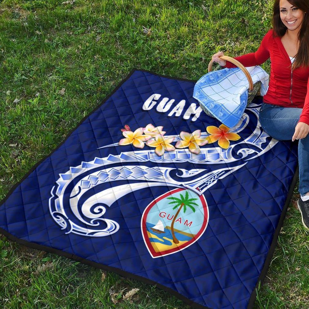 Guam Premium Quilt - Guam Seal Polynesian Patterns Plumeria (Blue) - Polynesian Pride
