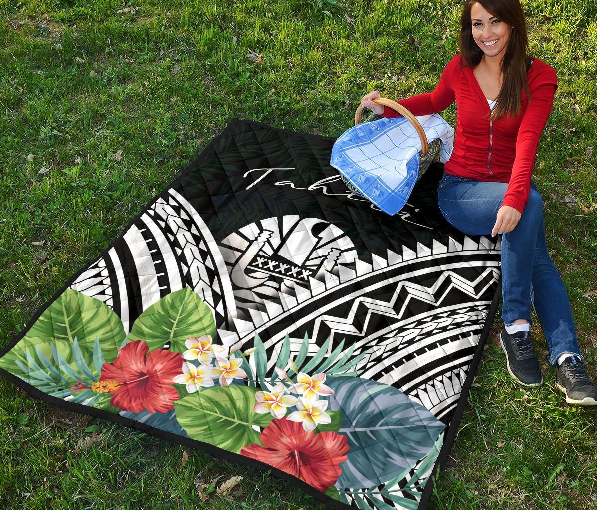 Tahiti Premium Quilt - Tahiti Coat of Arms & Polynesian Tropical Flowers White - Polynesian Pride