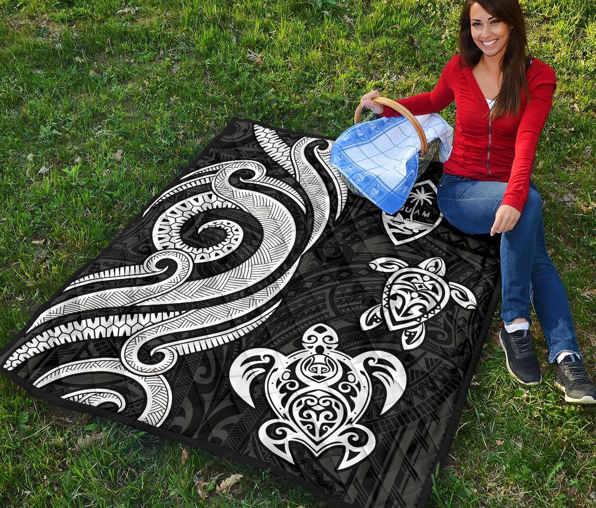 Guam Polynesian Premium Quilt - White Tentacle Turtle - Polynesian Pride