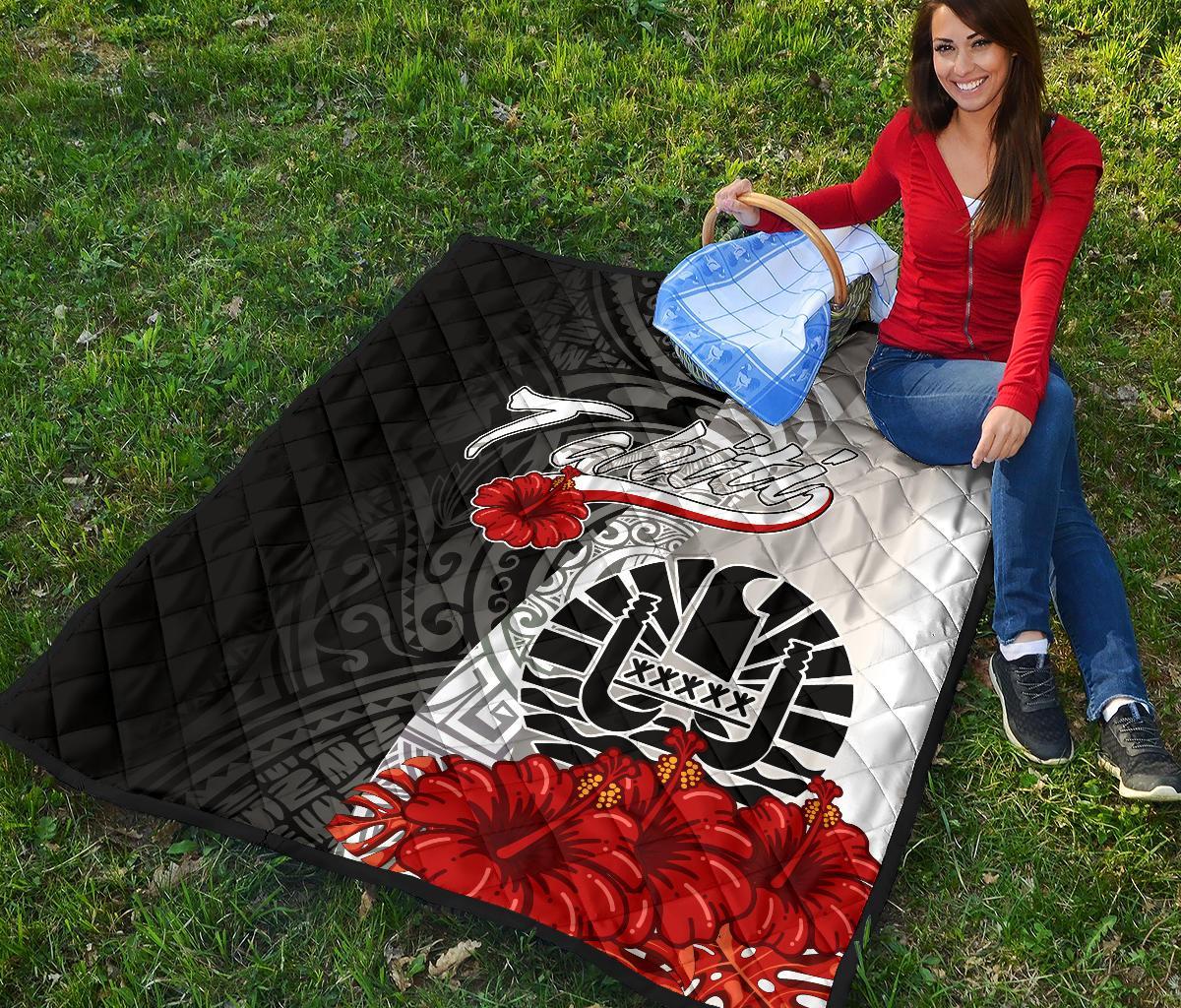 Tahiti Polynesian Premium Quilt - Coat Of Arm With Hibiscus White - Polynesian Pride