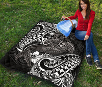 Guam Polynesian Premium Quilt - White Shark Polynesian Tattoo - Polynesian Pride