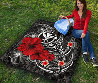 Polynesian Hawaii Kanaka Maoli Premium Quilt - Humpback Whale with Hibiscus (White) - Polynesian Pride