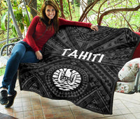 Tahiti Premium Quilt - Tahiti Seal In Polynesian Tattoo Style (Black) - Polynesian Pride