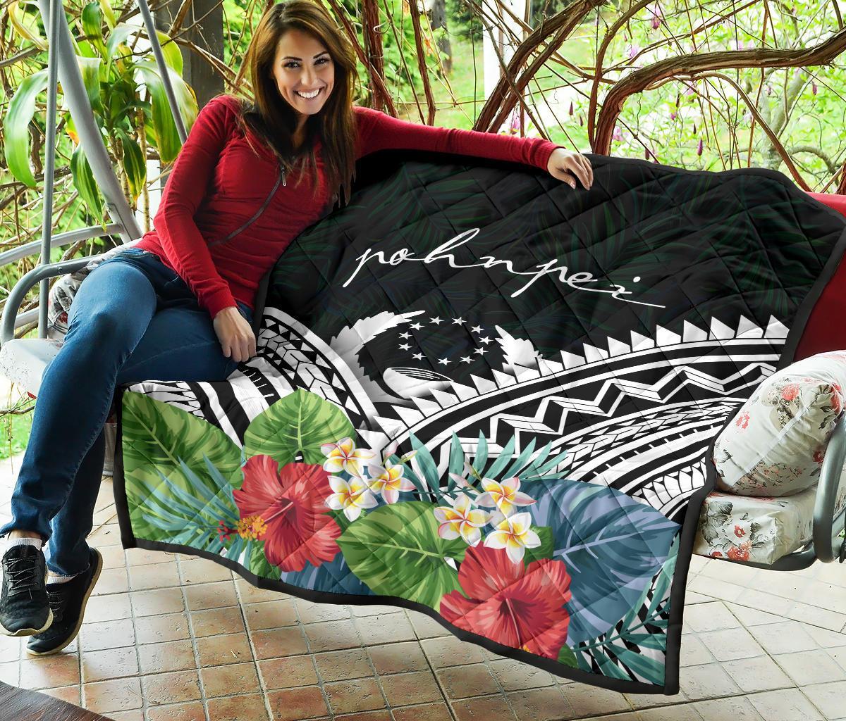 Pohnpei Premium Quilt - Pohnpei Coat of Arms & Polynesian Tropical Flowers White - Polynesian Pride