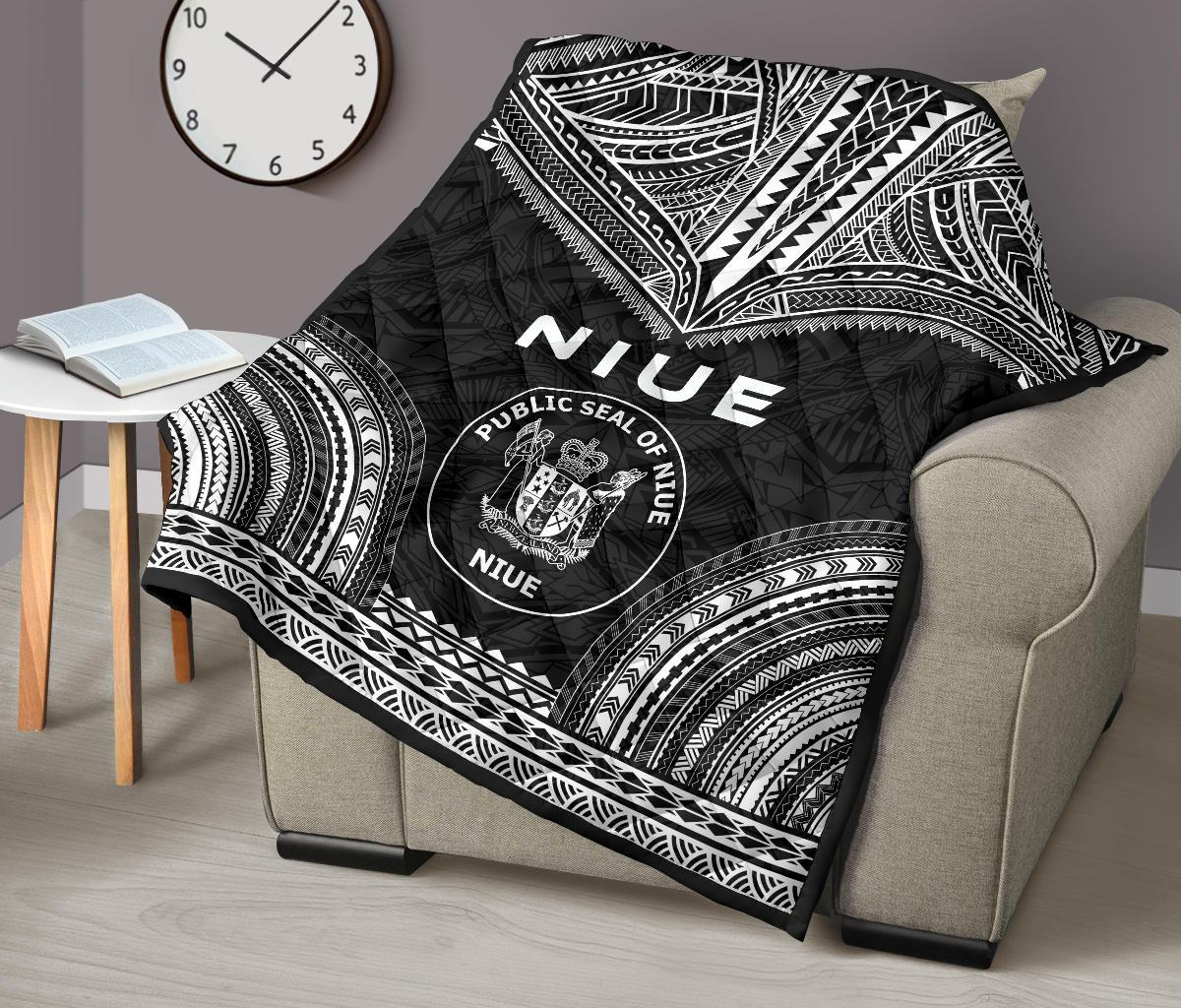 Niue Premium Quilt - Niue Seal Polynesian Chief Black Version - Polynesian Pride